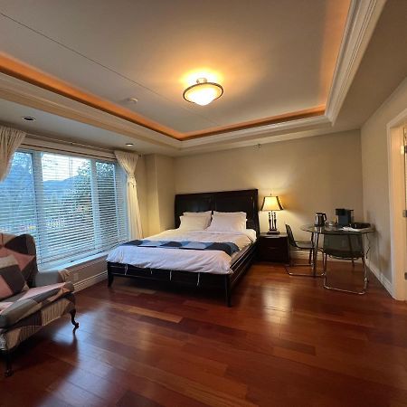 Lucky Suite, Two-Bedroom Suite With Independent Entrance In Richmond Close To Yvr Exterior photo