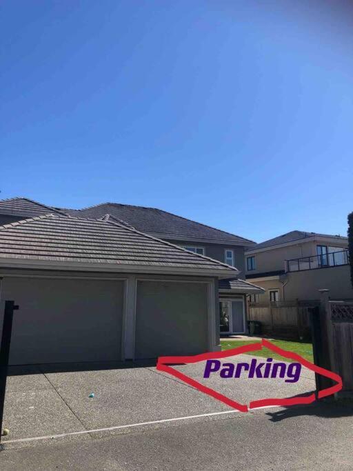 Lucky Suite, Two-Bedroom Suite With Independent Entrance In Richmond Close To Yvr Exterior photo