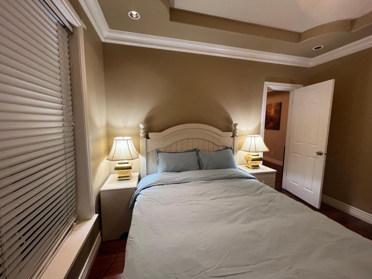 Lucky Suite, Two-Bedroom Suite With Independent Entrance In Richmond Close To Yvr Exterior photo