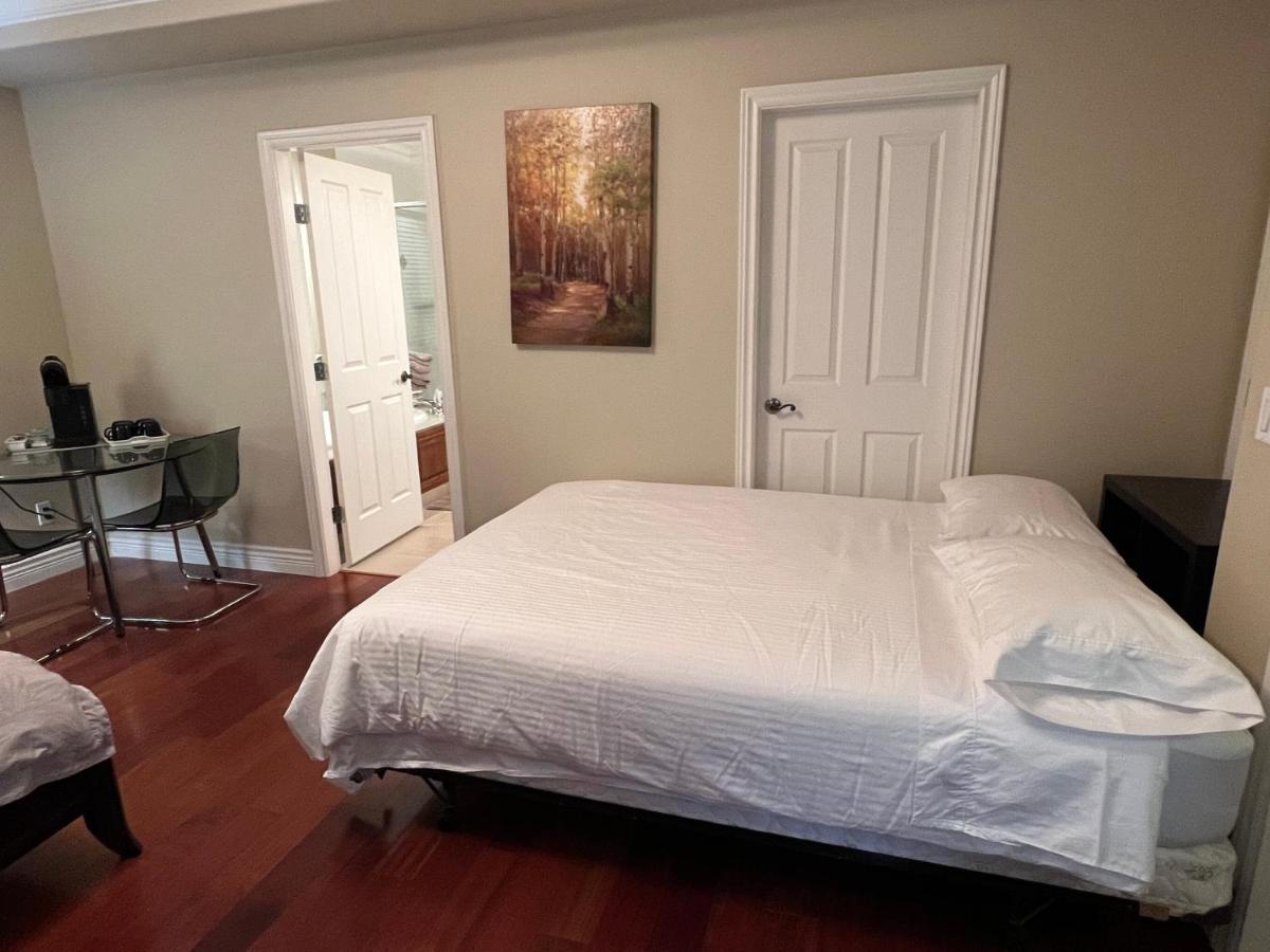 Lucky Suite, Two-Bedroom Suite With Independent Entrance In Richmond Close To Yvr Exterior photo