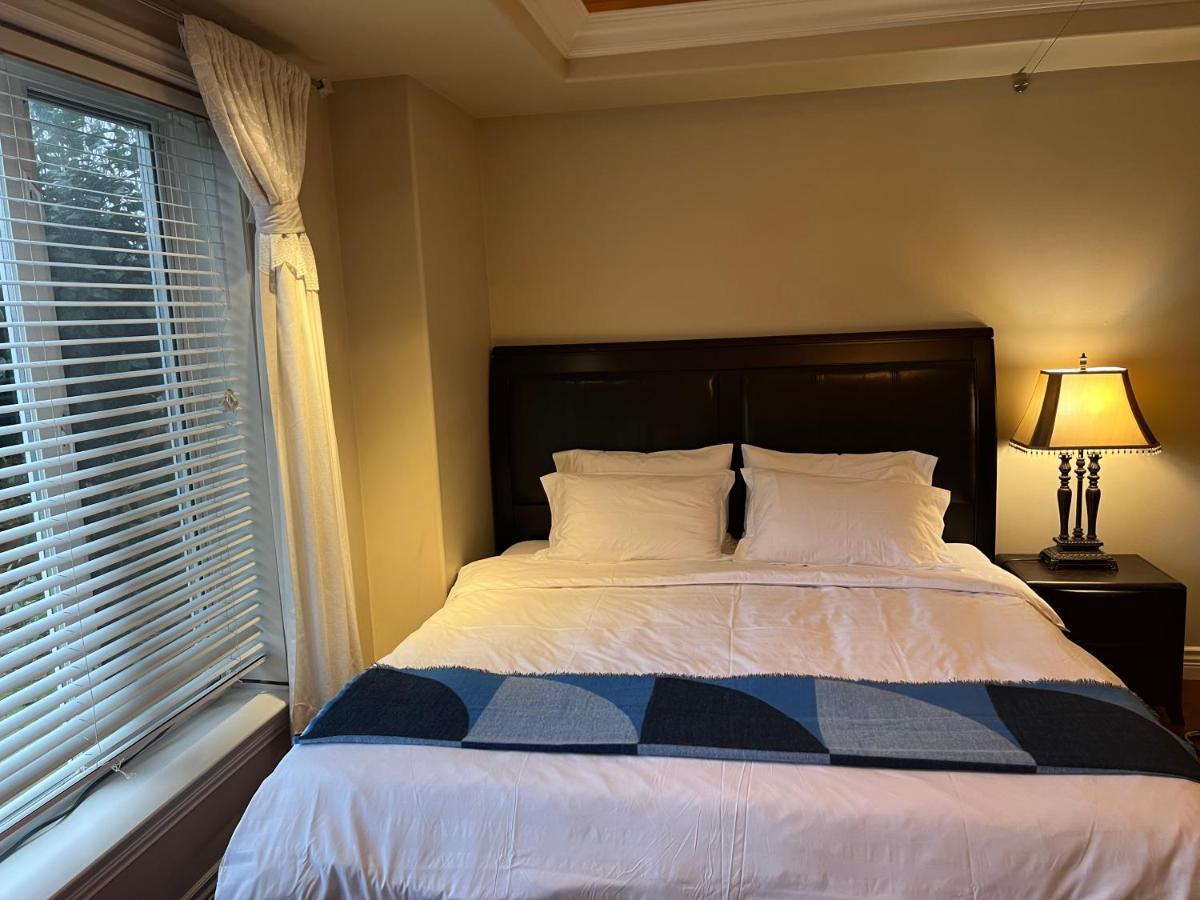Lucky Suite, Two-Bedroom Suite With Independent Entrance In Richmond Close To Yvr Exterior photo
